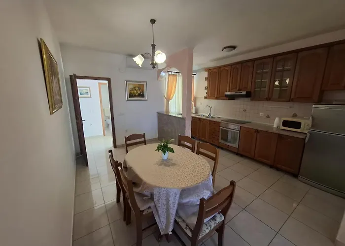 Mate Cebalo Lägenhet *