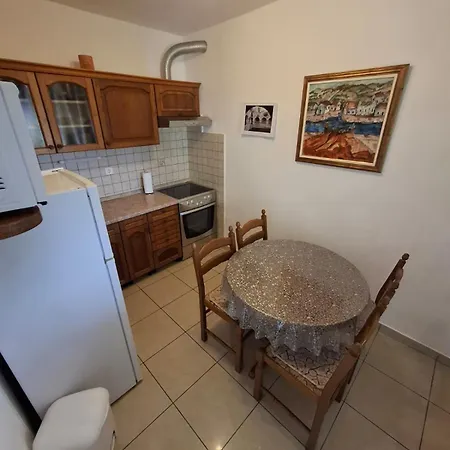 Mate Cebalo Apartment Lumbarda